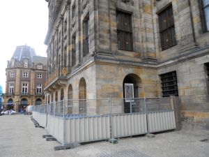 Koninklijk Paleis Amsterdam met hek