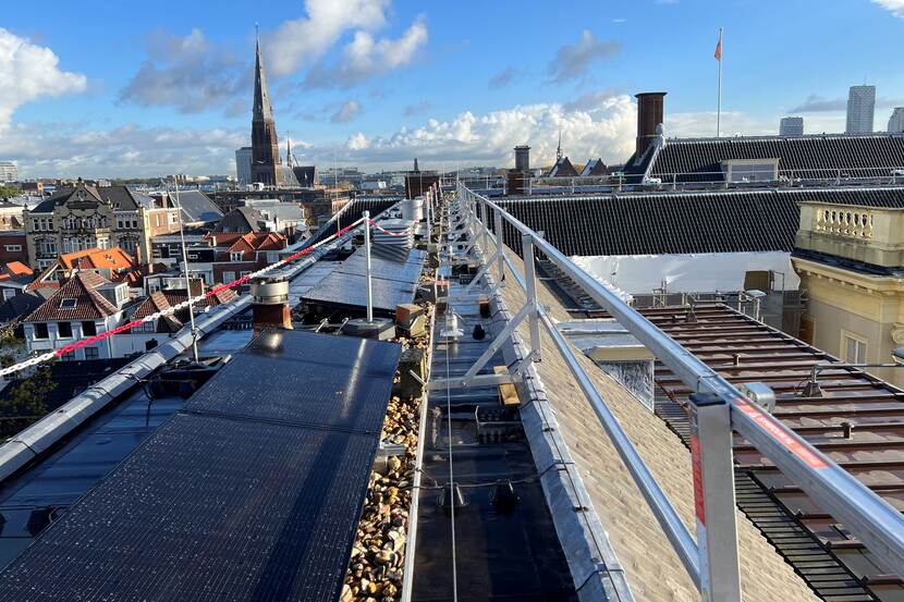 Zonnepanelen op paleis Noordeinde in Den Haag