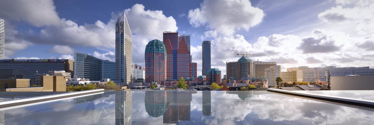 Skyline Den Haag vanaf dak Korte Voorhout, foto: Corné Bastiaansen.