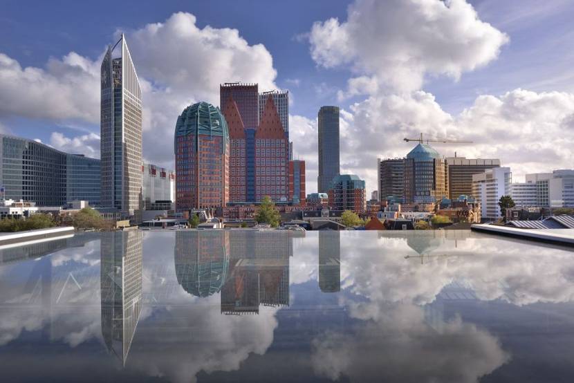 Skyline van Den Haag gefotografeerd vanaf dak Korte Voorhout 7
