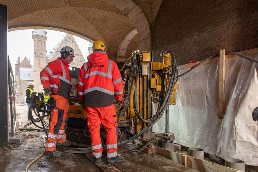 Compacte jetgroutmachine in de Stadhouderspoort