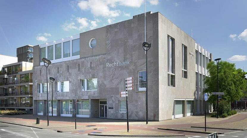 Tilburg, Stadhuisplein 75
