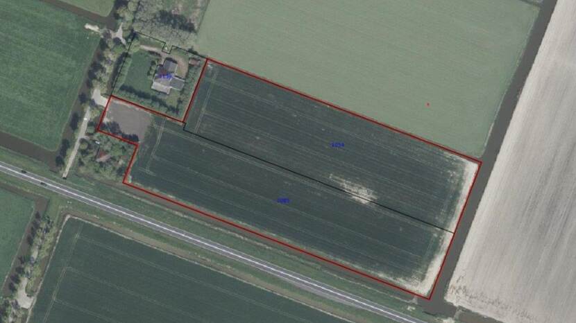 Westbeemster Wormerweg tussen en achter nrs 21 en 22